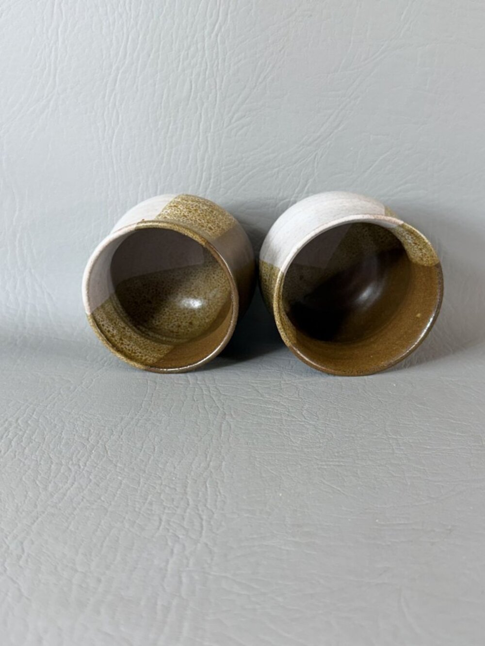 Handmade Studio Pottery Cups Signed Ileana Two-Tone Speckled Ceramic Tumblers Se - Picture 8 of 9